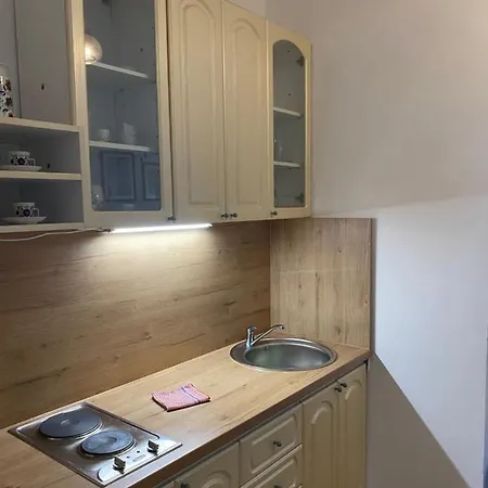 Kaiser Apartment *