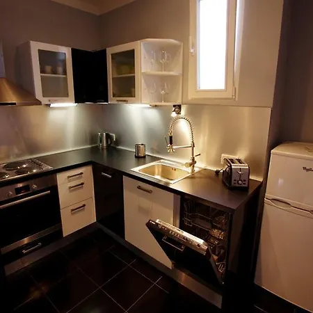 Kaiser Apartment *
